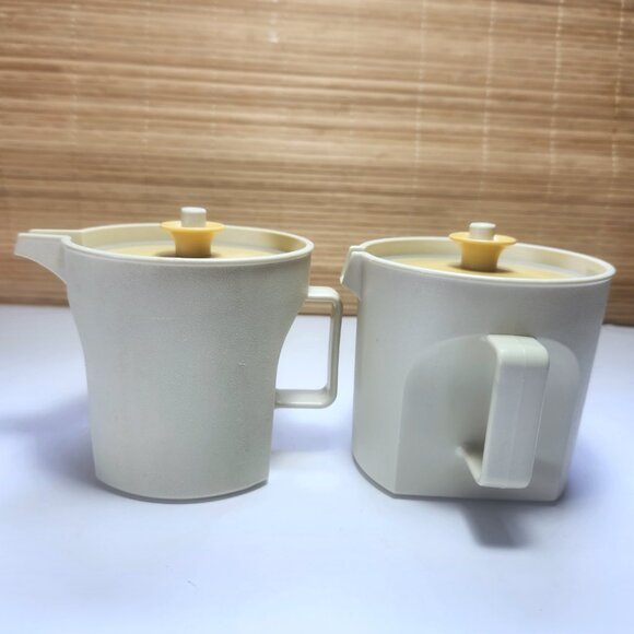 Tupperware Creamer Sugar Bowl Set Matching Almond Harvest Gold Push Button Lids - Picture 7 of 8